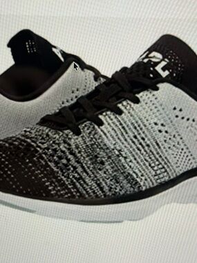 APL like new Lightweight Knit Sneakers in Black and Gray 9